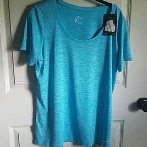 Nike dri-fit top